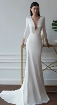 Egyszerű 3/4 ujjú hát nélküli sellő menyasszonyi ruhák Sweep Train nőknek Menyasszonyi ruhák fehér új, mély V-nyakú szatén esküvői ruha