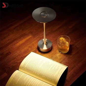 Retro asztali lámpa alumíniumötvözet Egyszerű dekoratív lámpa LED asztali lámpa szabályozható újratölthető Touch Desk lámpa éttermi bárhoz