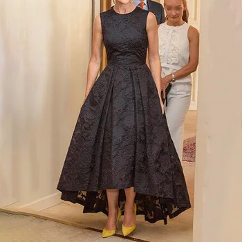 Elegáns hosszú fekete estélyi ruhák nőknek Csipke O-nyakú földig érő magas-alacsony szalagavató Különleges események esküvői parti ruha 2024 Új